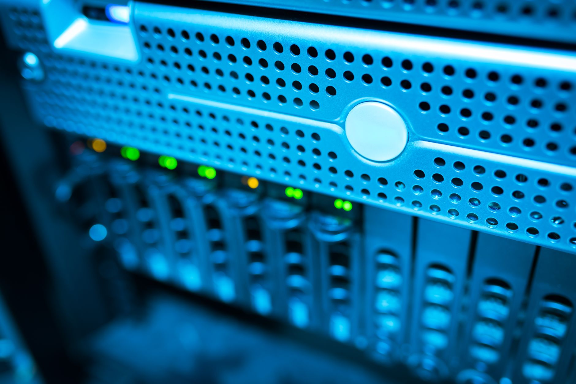 Modern server room infrastructure for WordPress hosting in Spain