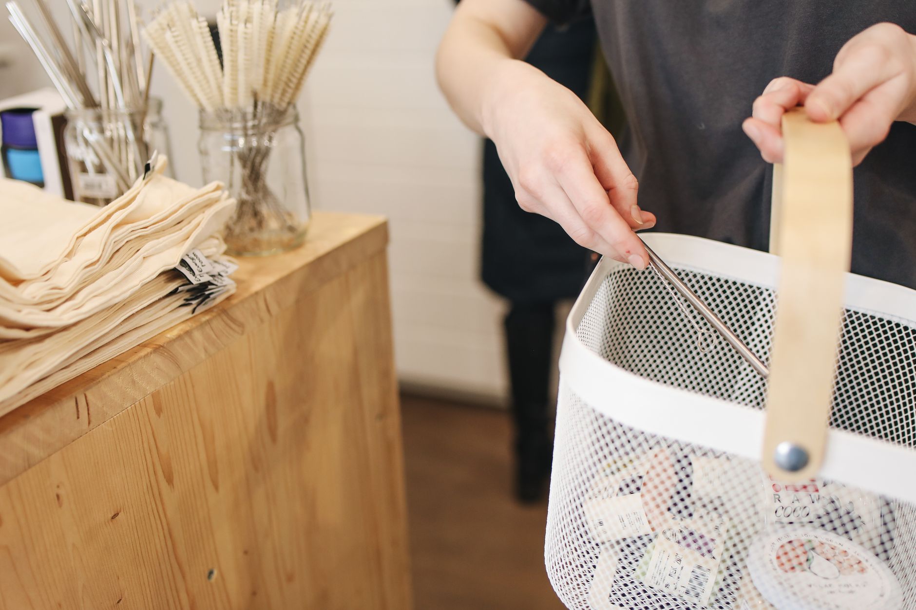 Achat responsable dans un magasin éco-responsable, expérience client durable