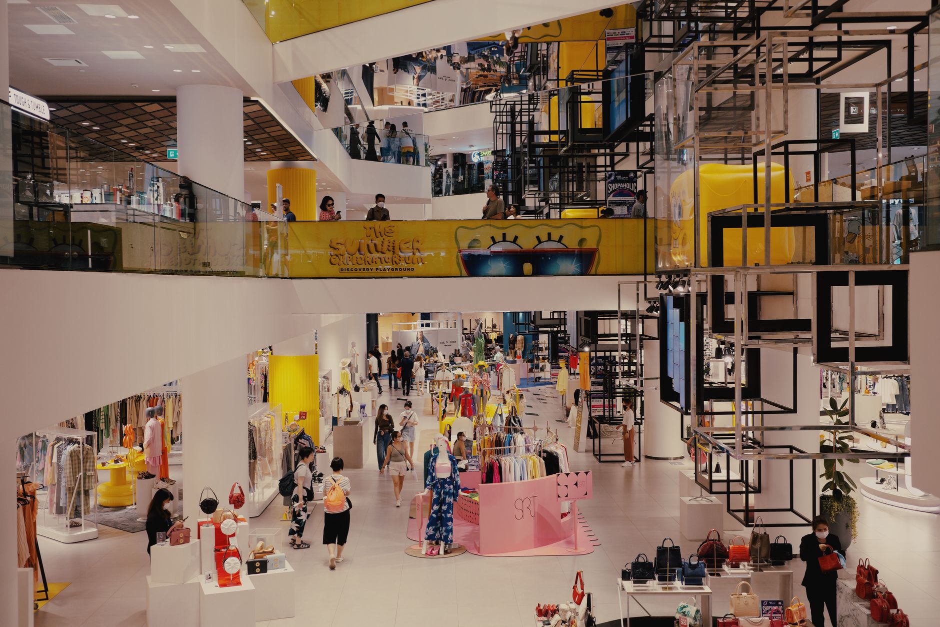 Mystery shopping dans le retail : évaluation en magasin et points de vente