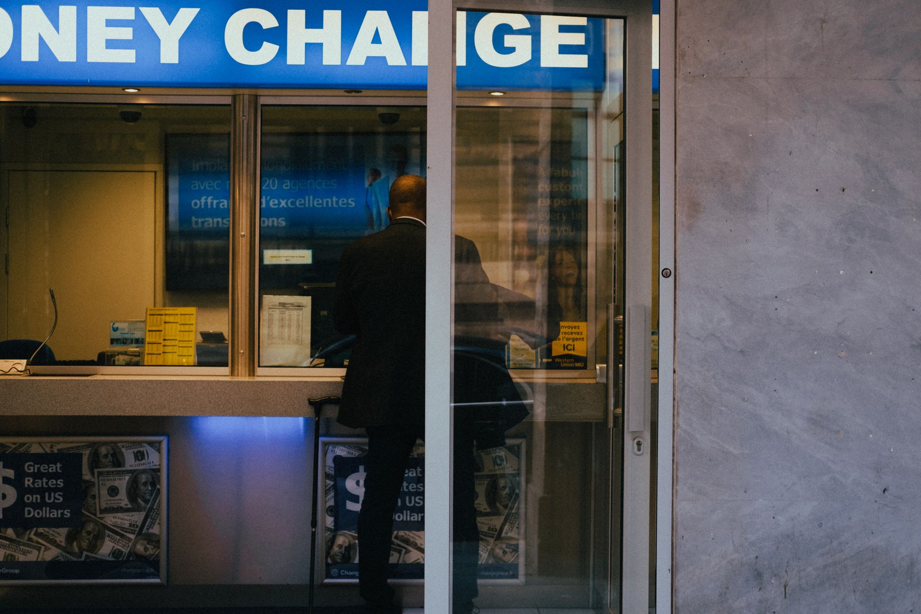 Mystery shopping bancaire : évaluation protocole conseil client banque