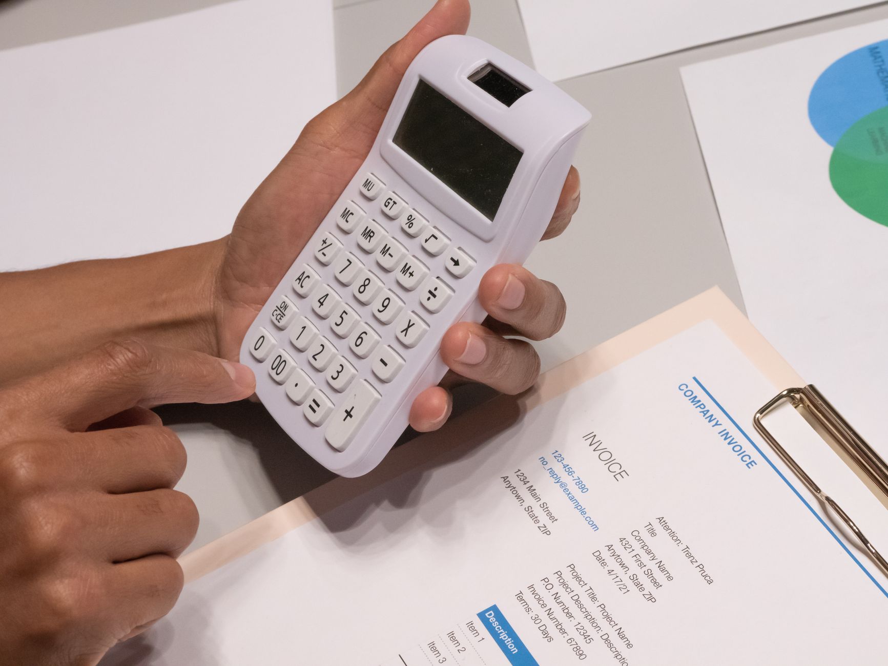 Facturas digitales y software de gestión financiera en la nube para empresas