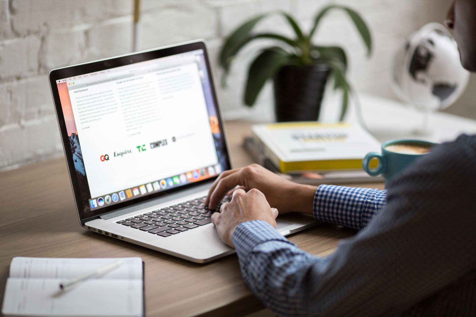 Creazione di una campagna email professionale con editor drag-and-drop