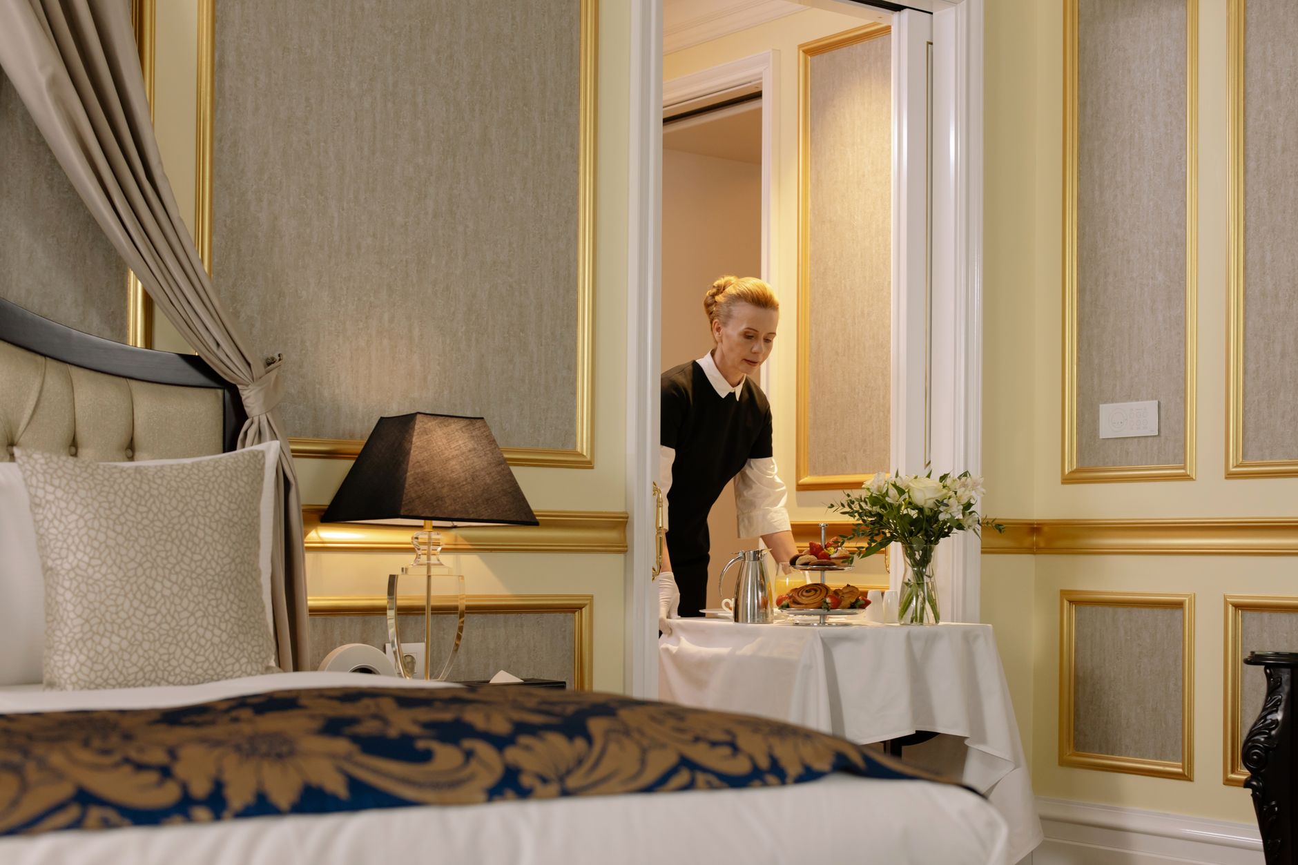 Habitacion de hotel con elementos de sostenibilidad evaluados por mystery guest
