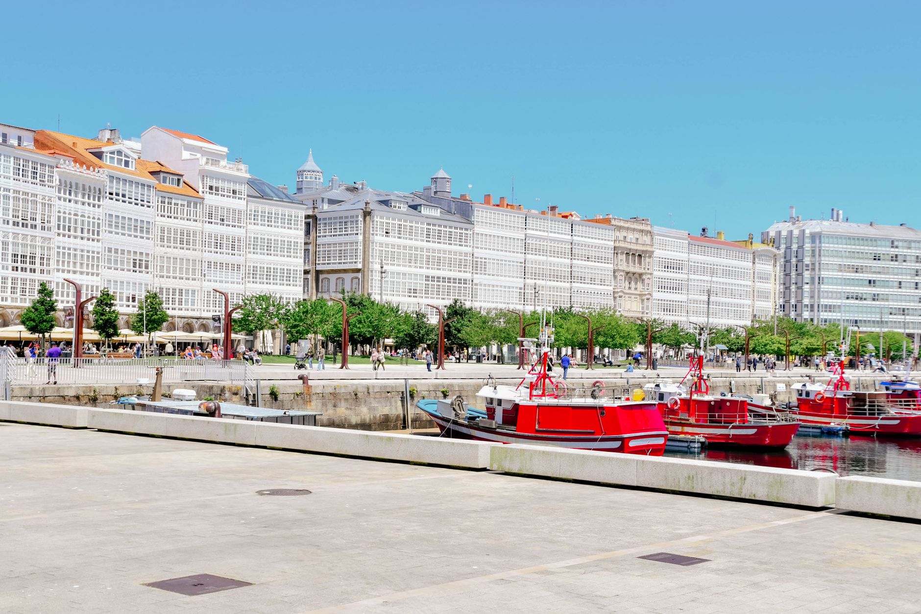 Vista del puerto y la ciudad de A Coruña
