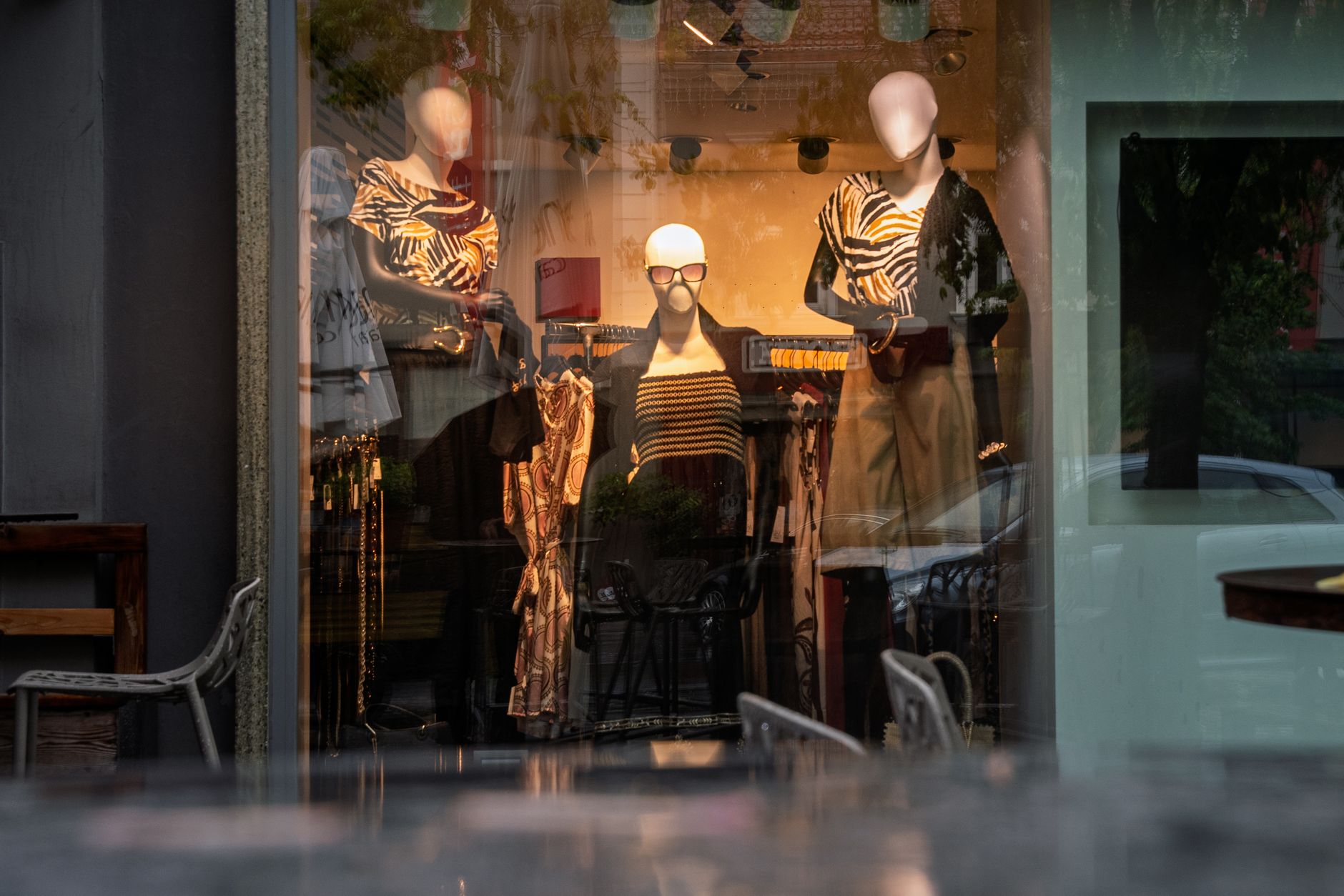 Escaparate de una tienda de moda en Passeig de Gràcia, Barcelona