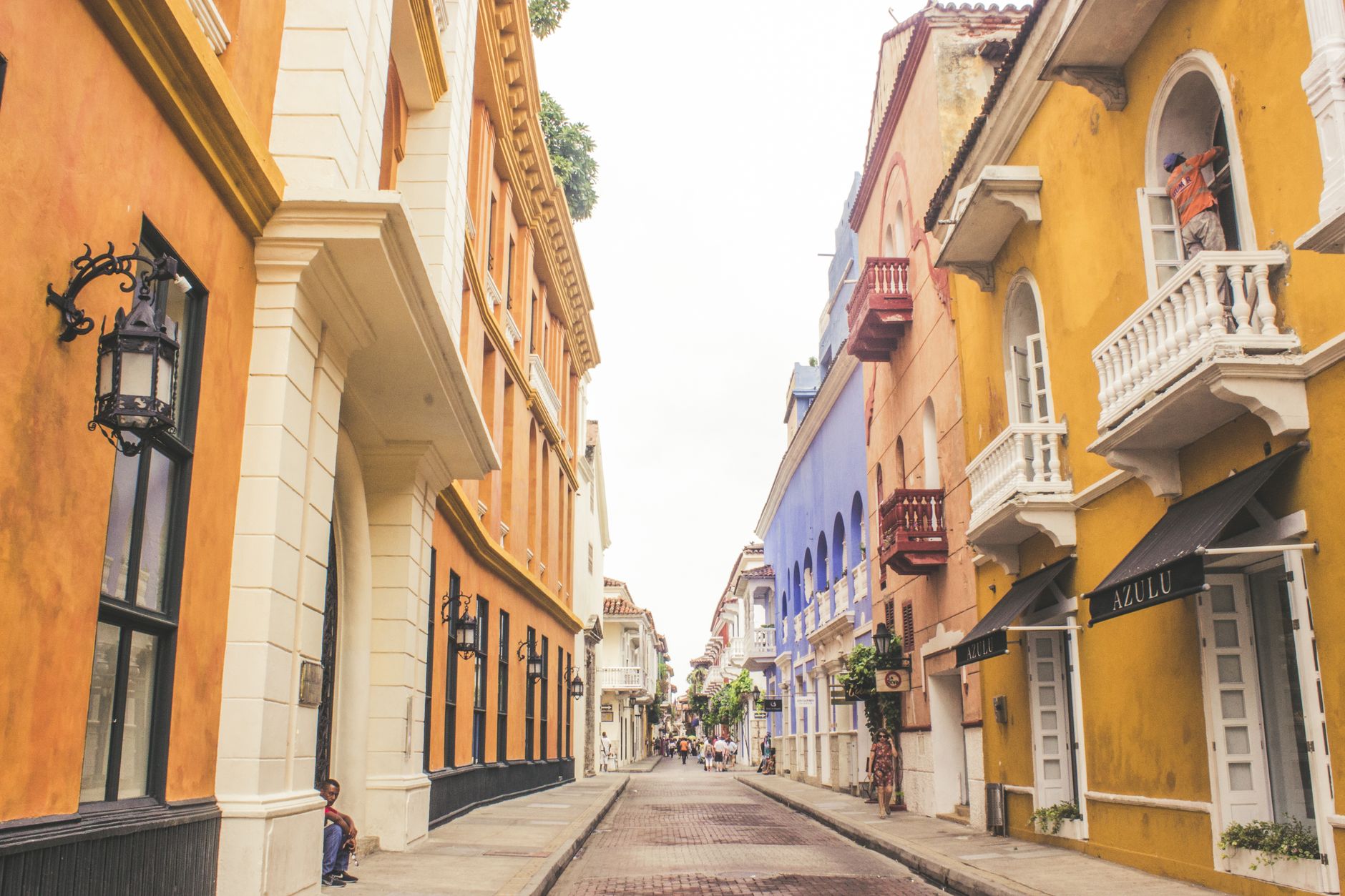 Centro Histórico amurallado de Cartagena de Indias, Colombia, con arquitectura colonial colorida
