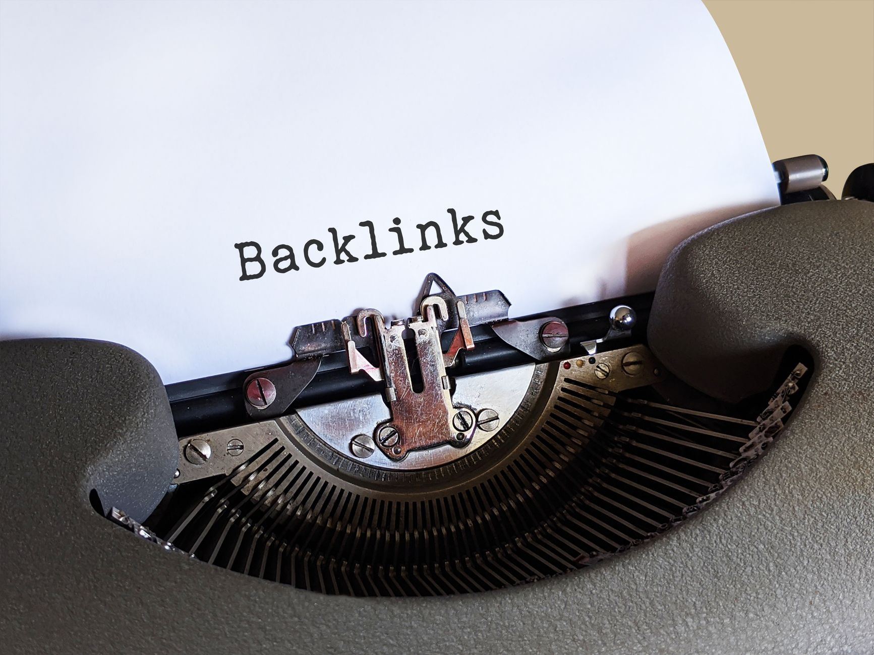 Panel de una plataforma de link building con metricas SEO